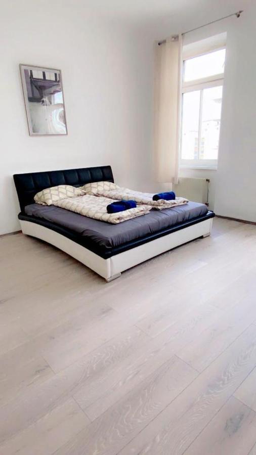 וינה Premier Quad Room Wh מראה חיצוני תמונה